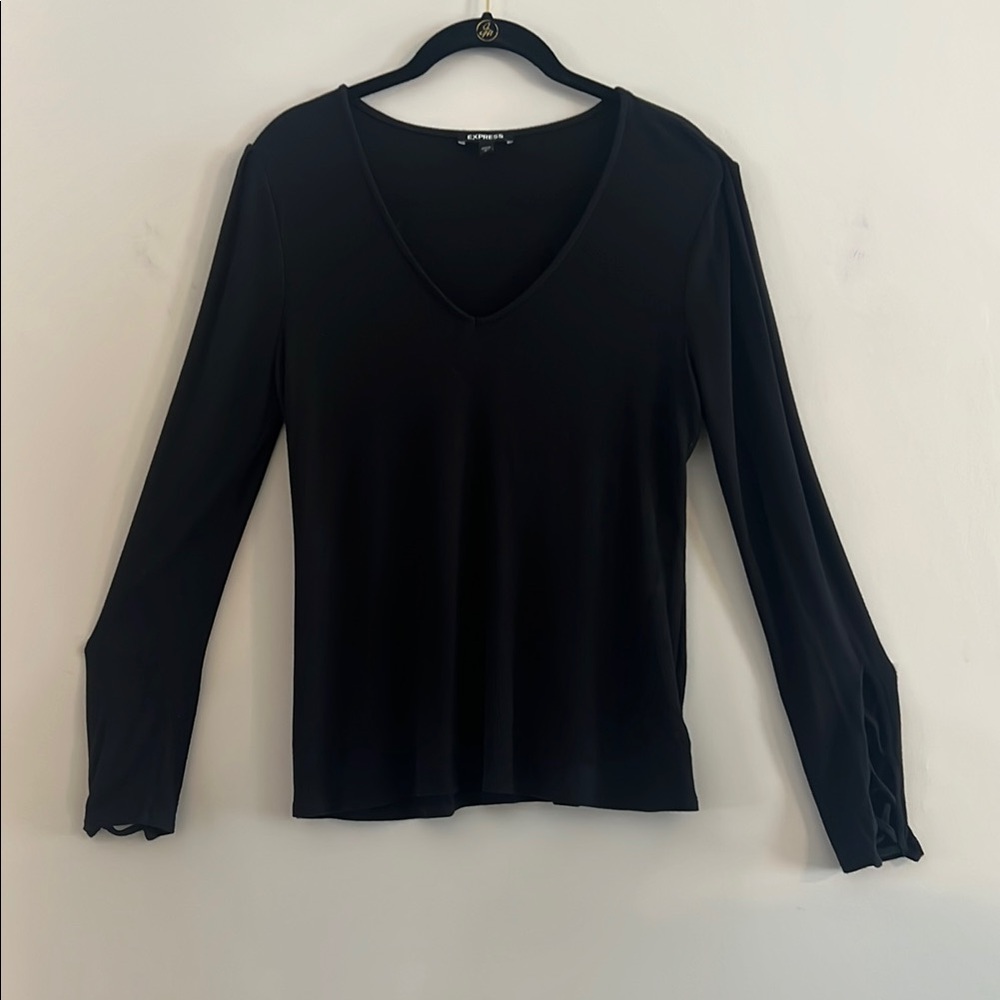 Express Stylish Black Long Criss Cross Sleeved Tee Size L
